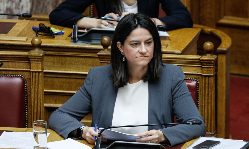 Έντονη αντιπαράθεση στη Βουλή για την Παιδεία - Στο στόχαστρο του ΣΥΡΙΖΑ η Νίκη Κεραμέως