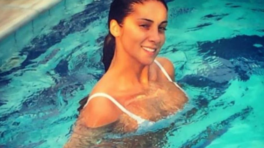 Η Βαλέρια Χοψονίδου ποζάρει με αποκαλυπτικό bikini και «γονατίζει» το Instagram (pic)
