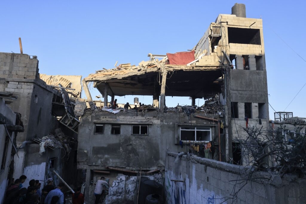 Μπαράζ βομβαρδισμών στη Λωρίδα της Γάζας - Χωρίς διέξοδο χιλιάδες άμαχοι