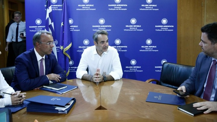 Μητσοτάκης: «Σε κυκλοφορία 250 ηλεκτροκίνητα λεωφορεία στην Αθήνα και την Θεσσαλονίκη έως τις αρχές του 2024»
