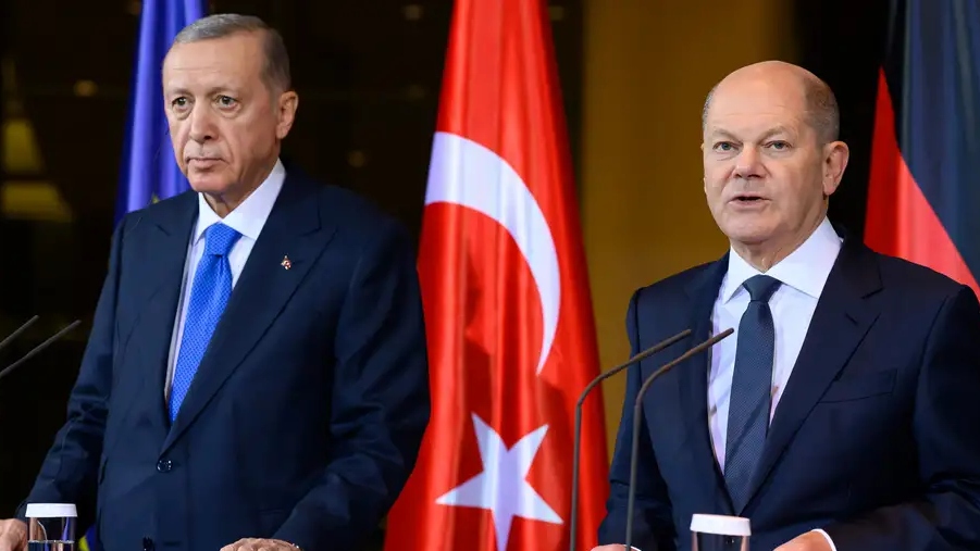 ΕΕ - Τουρκία: Μικρά βήματα, μεγάλα εμπόδια