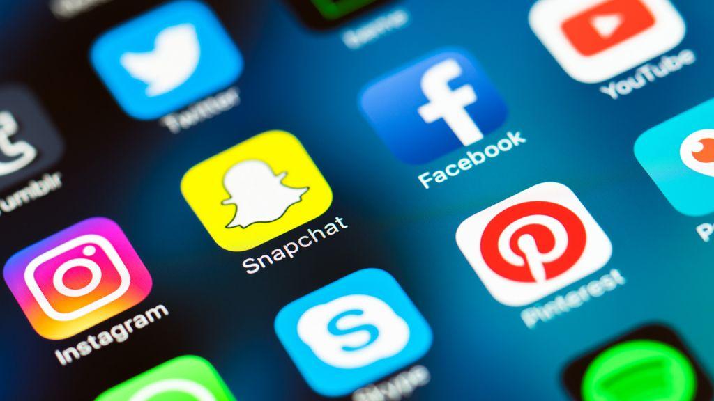 Κοινωνικά μέσα δικτύωσης και το μικρόβιο της ζήλειας | Της Μαρίας Κούλογλου