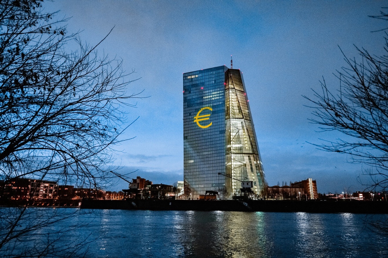 Τα «αργά» βήματα της ΕΚΤ για τα επιτόκια