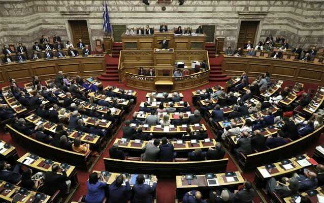 Φάκελος «Χρυσή Αυγή»: Κόντρα κυβέρνησης και κομμάτων για το πολιτικό μέλλον των καταδικασμένων 