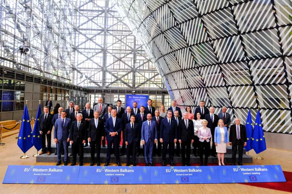 Σύνοδος Κορυφής: Οι «27» έδωσαν το πράσινο φως για την ένταξη Ουκρανίας & Μολδαβίας