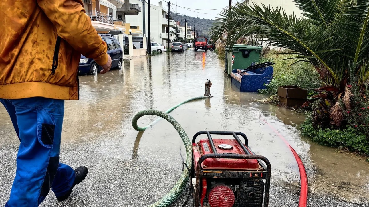 Κακοκαιρία: Πλημμύρες στο Πήλιο και την Καρδίτσα, χιόνια στα ορεινά