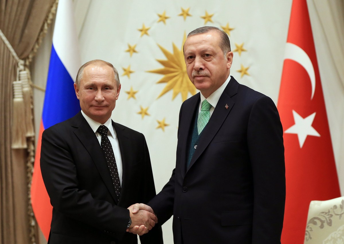 Η δύσκολη ισορροπία μεταξύ Ρωσίας - Δύσης και ο ρόλος του Ερντογάν