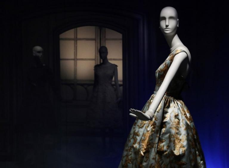 Διάσημος οίκος μόδας κάνει δικά του όσα του αρέσουν με αντιγραφή