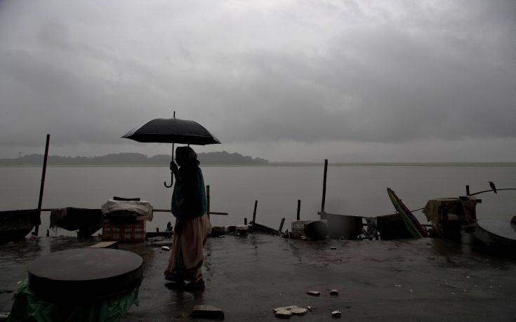 Σχέδιο – μαμούθ για απομάκρυνση 800.000 ανθρώπων στην Ινδία λόγω κυκλώνα