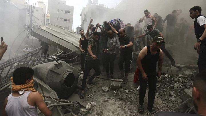 Ώρα μηδέν για την Μέση Ανατολή: Επιδρομές του στρατού στην Γάζα