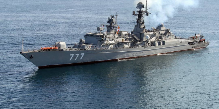 Συναγερμός στο Ιράν : Φρεγάτα βύθισε πλοίο κατά τη διάρκεια άσκησης – Άγνωστος ο αριθμός των νεκρών