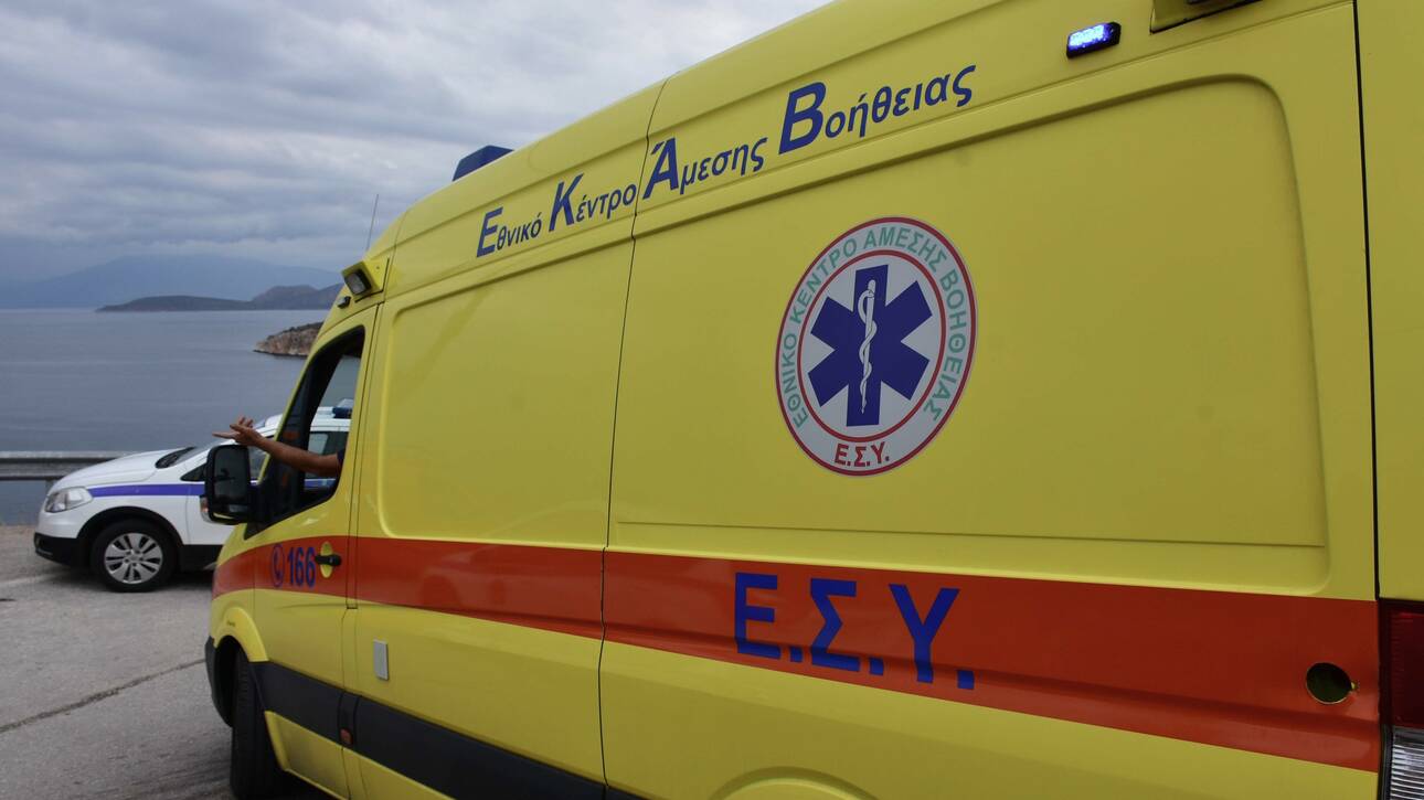 Τέσσερις οι νεκροί από τη σύγκρουση ΙΧ με λεωφορείο στην Ε.Ο Αθηνών - Ευζώνων