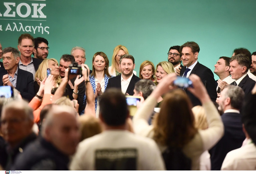 ΠΑΣΟΚ- ΚΙΝΑΛ: Ευρωψηφοδέλτιο με εκπλήξεις και ανοίγματα
