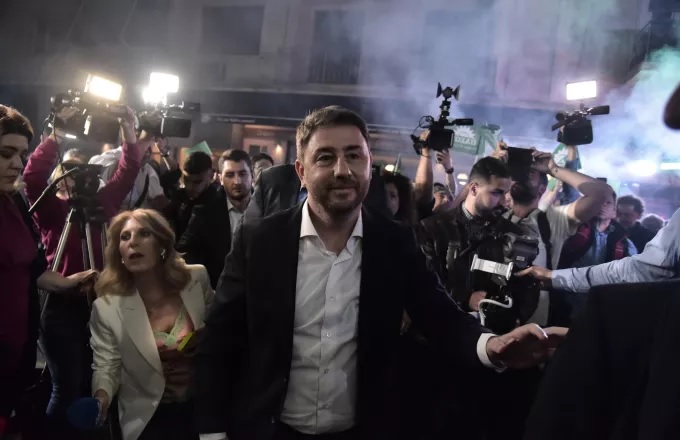 Ανδρουλάκης: «Πολύ μεγάλη βραδιά για το ΠΑΣΟΚ και τη Δημοκρατική Παράταξη»