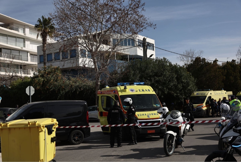Τραγωδία στη Γλυφάδα: Νεκρός ο δράστης της ένοπλης επίθεσης – Συνολικά τέσσερις οι νεκροί
