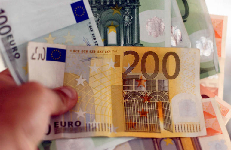 Ψάχνουν 14 δισ. ευρώ σε τρεις μήνες σε πιο φτωχούς φορολογούμενους