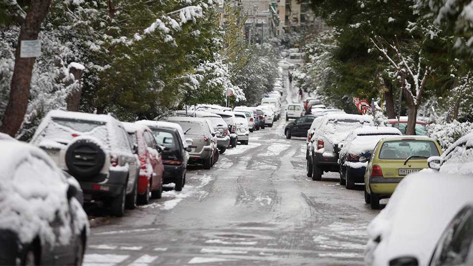 Καιρός: «Σφυροκοπά» την χώρα ο Διομήδης - Χιόνια, πτώση της θερμοκρασίας και άνεμοι 10 μποφόρ