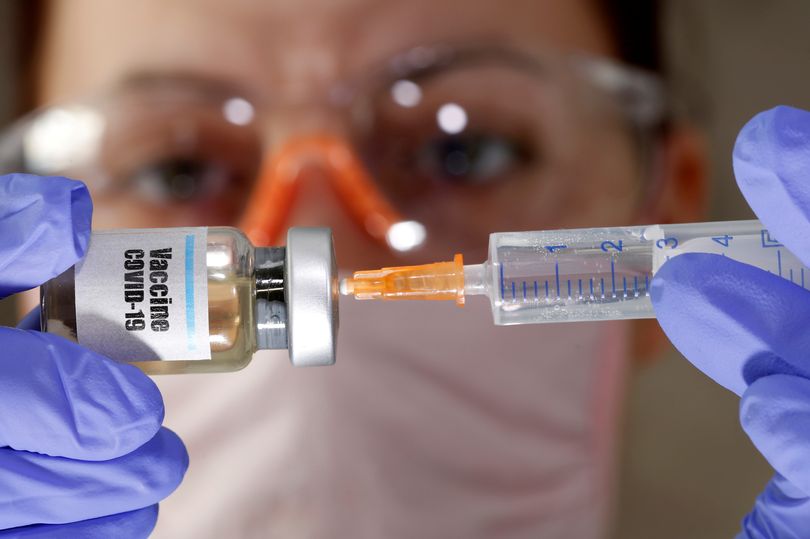 Κορωνοϊός : Ξεκινά ο εμβολιασμός στην Ελλάδα – Ποιο εμβόλιο επέλεξαν οι επιστήμονες;